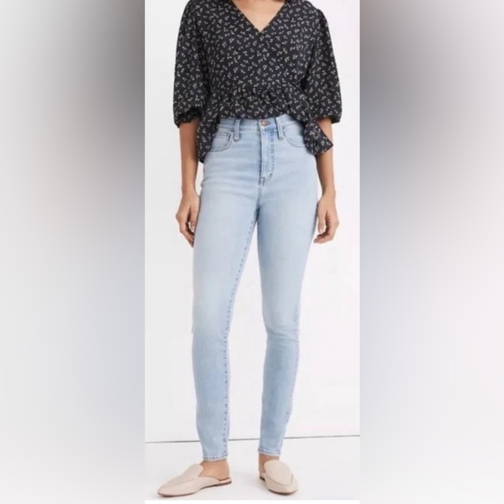Madewell 11” road tripper light wash size 29